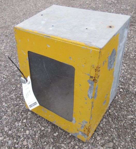 Welding helmet case, 14" x 10" x 17", good Albrecht Auction Service