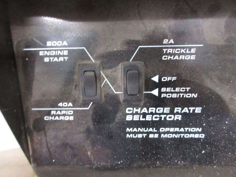 DieHard 12V manual battery charger and engine starter, works Albrecht