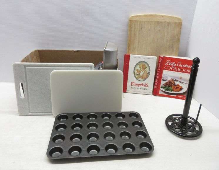 Kitchen items and cookware, includes Campbells and Betty Crocker
