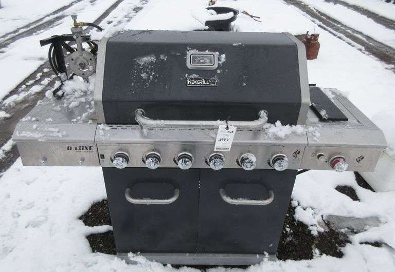 Nexgrill 5burner gas grill with side burner, works as it should, but