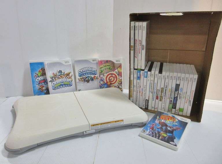 Wii games and balance board, includes Wii Fit, Shaun White