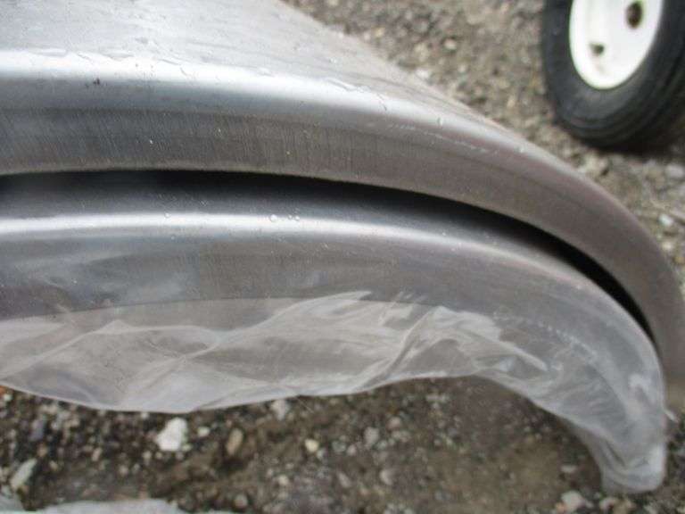 Set of steel trailer fenders with backs Albrecht Auction Service