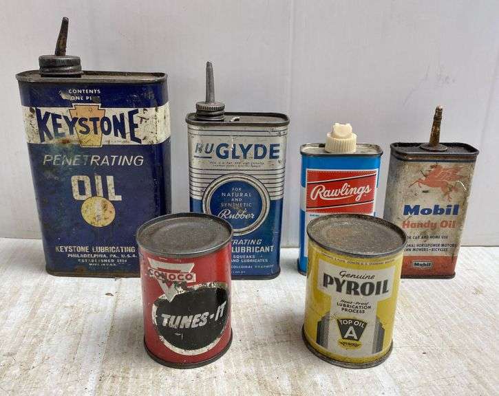 Advertising oil cans and handy oilers, includes Mobil, Rawlings