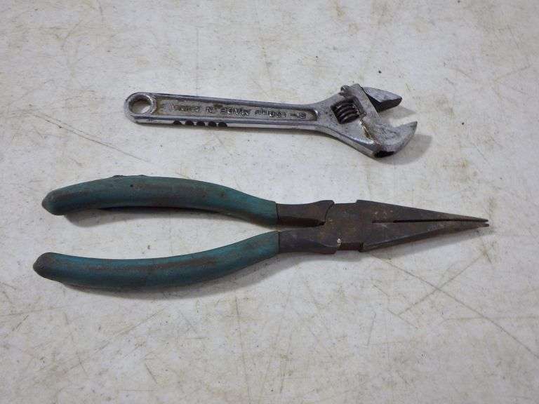 Nail Pullers, Adjustable Wrenches, Needle Nose Pliers. Location L1 Albrecht Auction Service