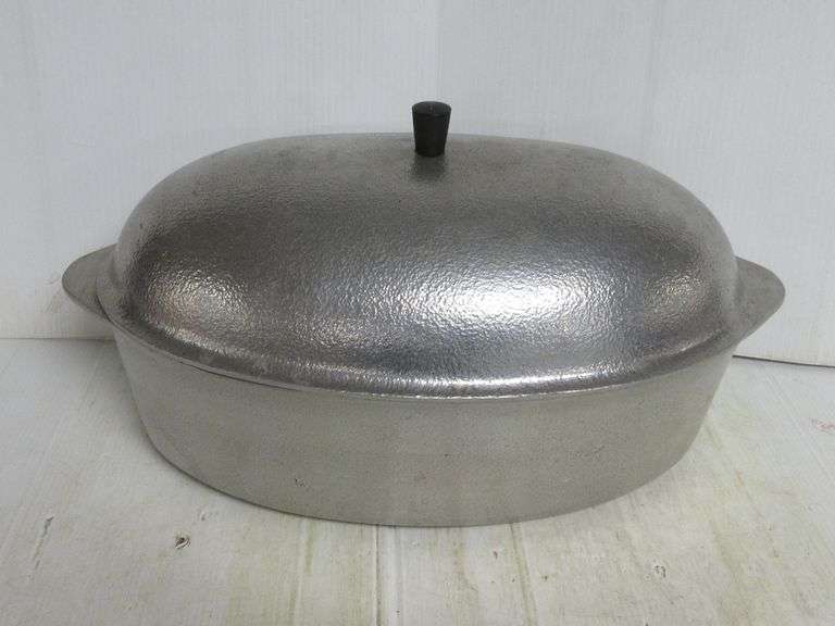 Antique 18 1/2" heavy aluminium roasting pan with lid, no makers mark