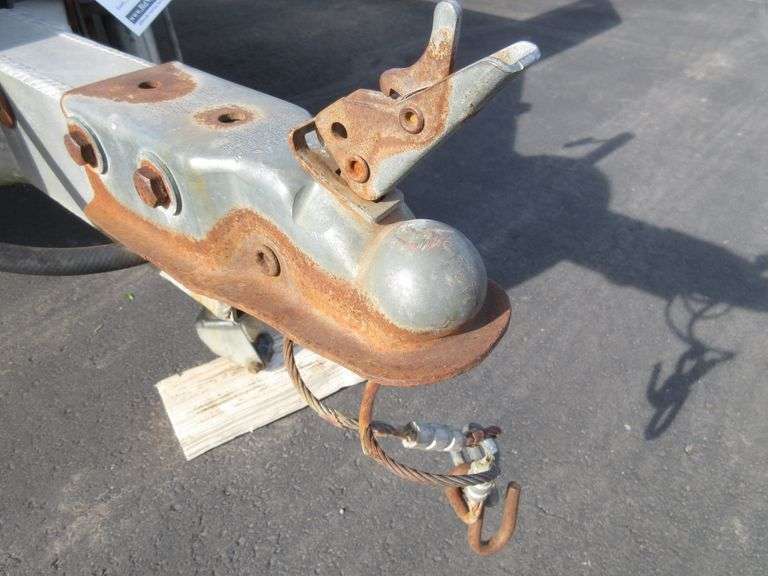 Triton Elite aluminum 4place snowmobile/ATV/Toy trailer, 8'W x 18 1/2