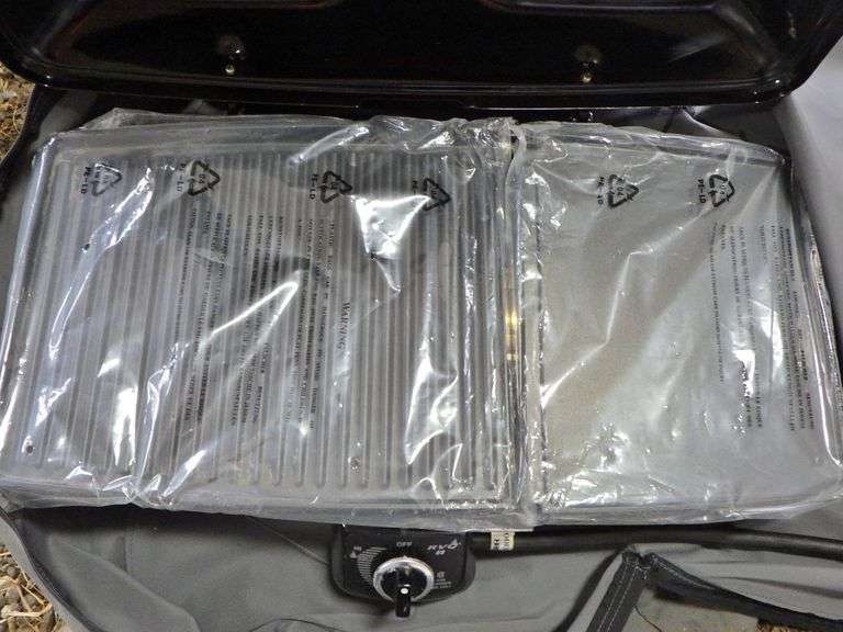 Vitco RVQ II Propane RV/Portable grill with carry bag, set up to mount