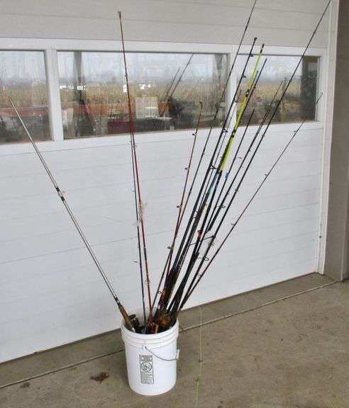 (15) Fishing rods, includes: 4- With reels, and Kunnan trolling rod