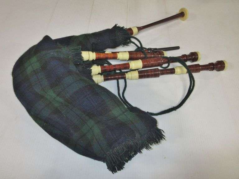 Bagpipes, used, good Albrecht Auction Service