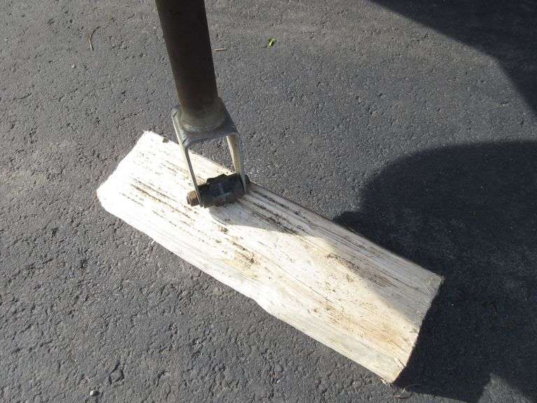 Triton Elite aluminum 4place snowmobile/ATV/Toy trailer, 8'W x 18 1/2