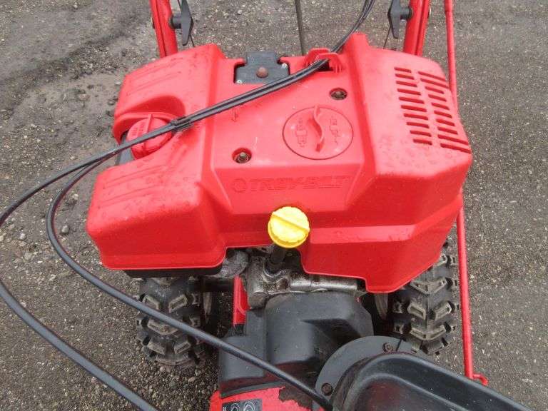 TroyBilt 7524 snow blower, 24" path, 2stage 5 to 6 HP Tecumseh, needs