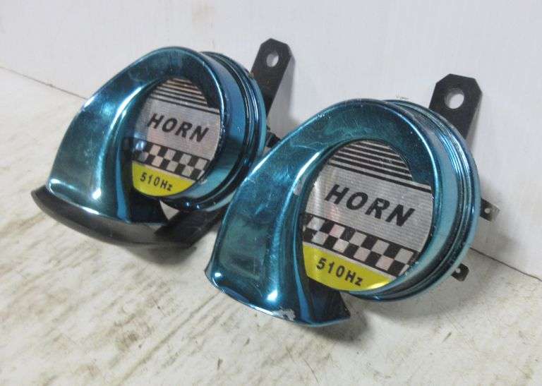 (2) Car horns, high decibel sound, new Albrecht Auction Service