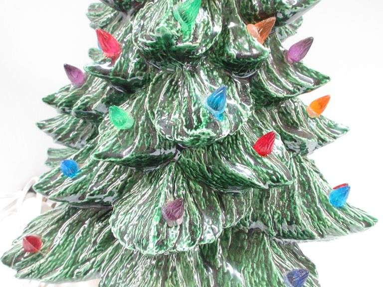 Vintage 2Piece ceramic Christmas tree, base shows Howell's Molds 1978