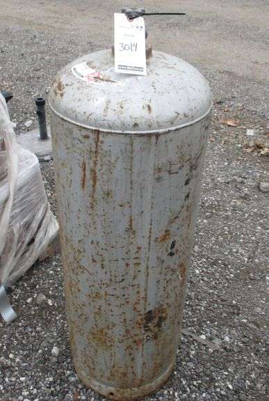 100lb. Propane Tank, rusty - Albrecht Auction Service