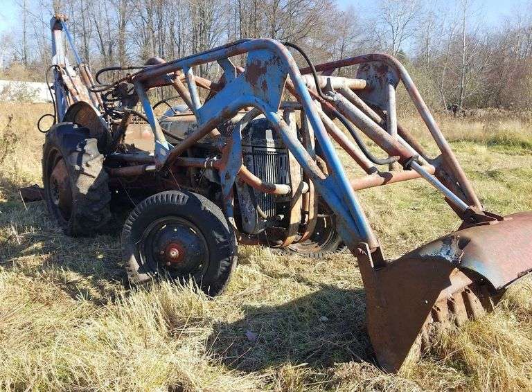 This item Selling ABSOLUTE! Ford 8N Loader Backhoe, Newer Rear PTO, Starter Ring Gear Broken