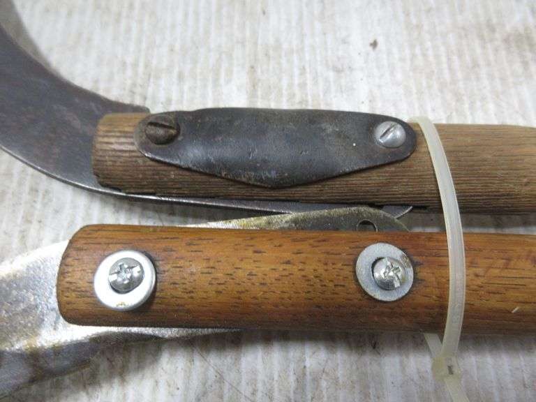 (2) Corn knives Albrecht Auction Service