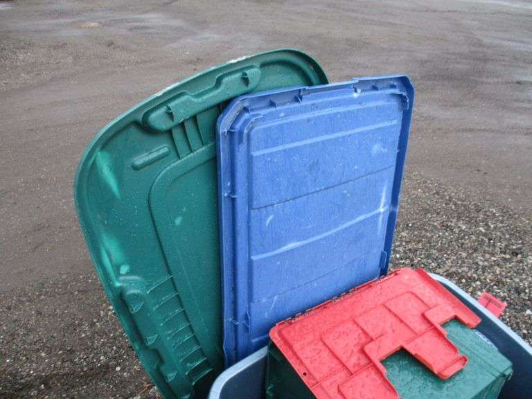 (5) Plastic totes with lids, largest 50gallons, rough Albrecht