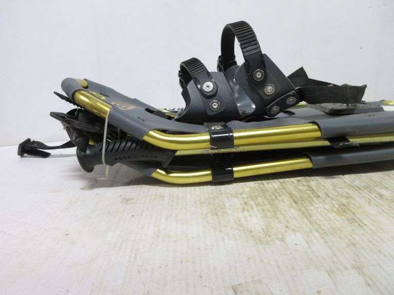 Elite Thunder Bay snowshoes with walking poles and carrying bag, new