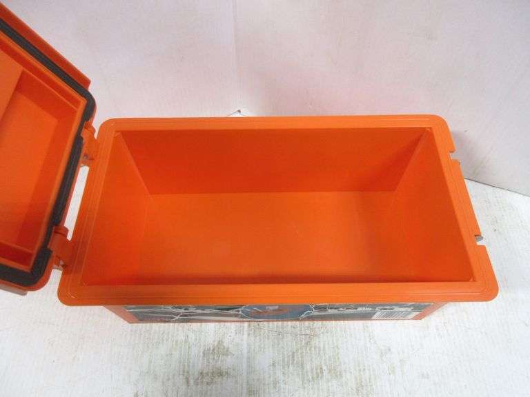 Boaters dry box, 14"W x 8"D x 7"H, very good Albrecht Auction Service