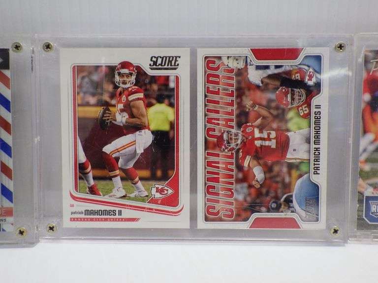 NFL cards in screw down cases, includes Marcus Mariota, Matt Ryan