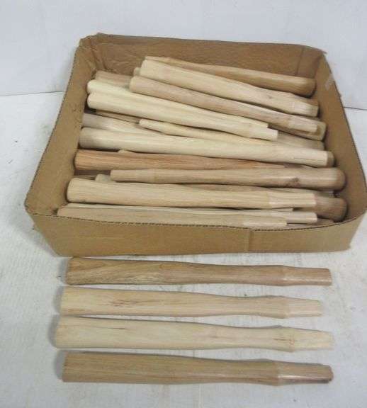 (32) Assorted wooden hammer handles Albrecht Auction Service