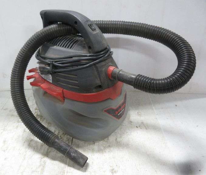 Husky 2.5gallon wet/dry vac, works Albrecht Auction Service