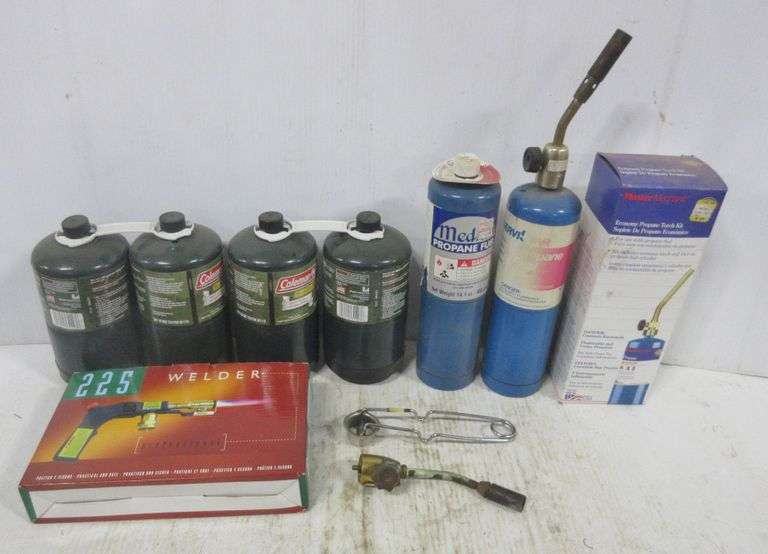 (3) Working propane torches and (5) Bottles of propane Albrecht