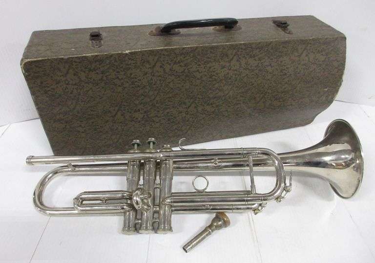 Silver trumpet with case, one valve is stuck Albrecht Auction Service