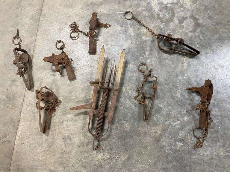 Oneida Victor no. 1 traps, made in USA, include 1 Victor mole trap