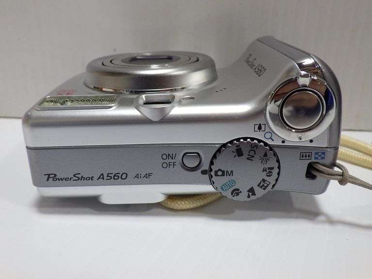 Canon PowerShot A560 camera with instruction manual, rarely used Albrecht Auction Service