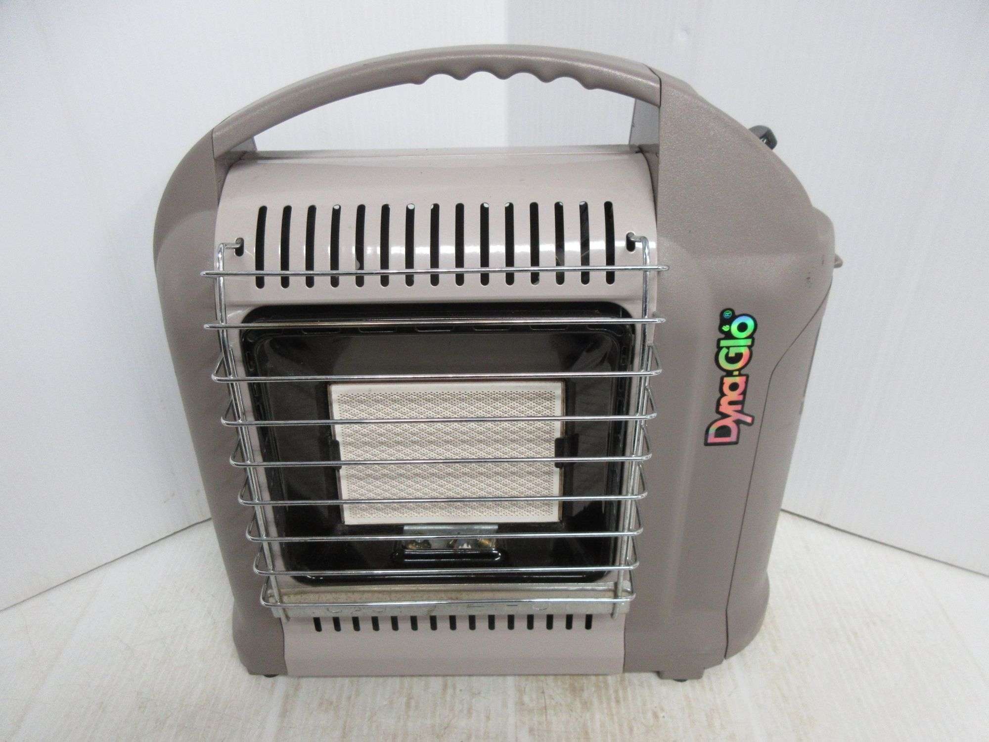 Dyna Glo Portable Propane Heater, 4,000 to 8,000 BTU, Auto Light - Albrecht  Auction Service
