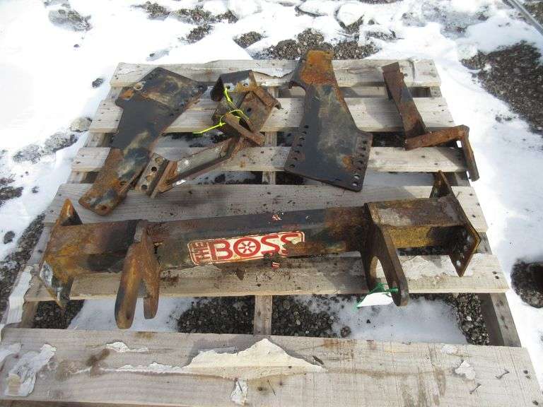 Boss snow plow mount for a 19992007 F250 or F350, all brackets