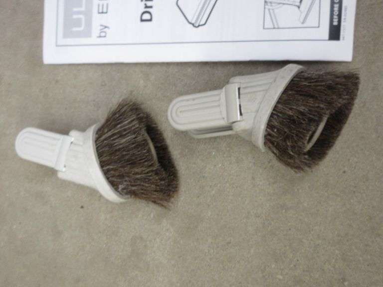 Electrolux floor vac with retractable cord, three brush attachments