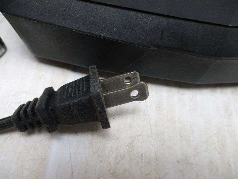 Schumacher speed charger for 6 and 12V battery, in working condition