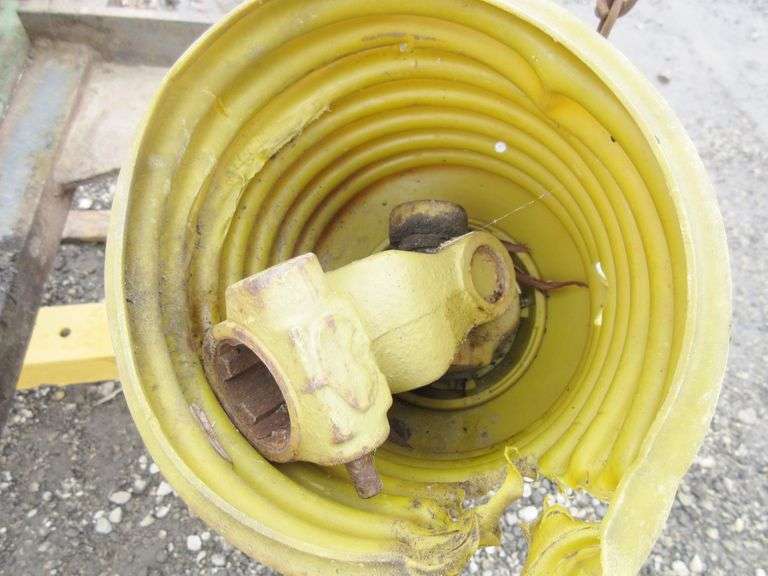 Threepoint power takeoff winch with PTO and base, used Albrecht Auction Service