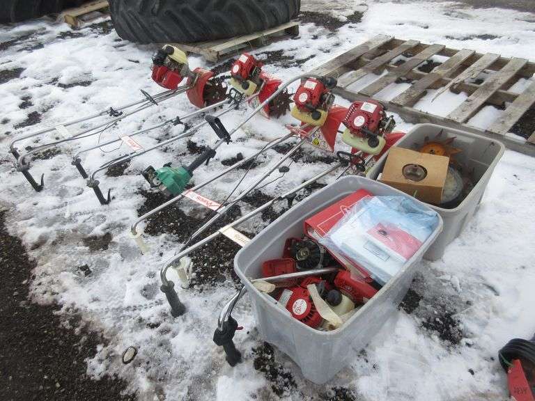 (4) Mantis tillers for parts or repair 3 Have compression, (2) Totes