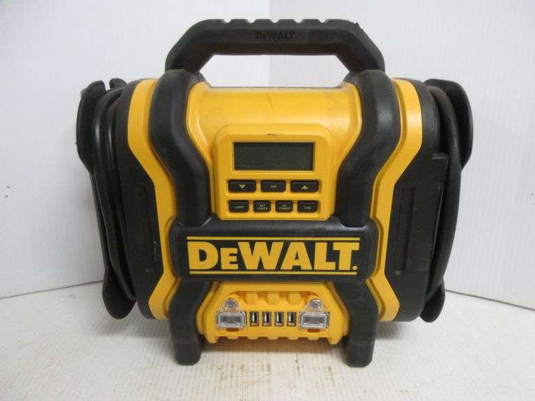 DeWALT 1400AMP Portable car jump starter with digital compressor, no