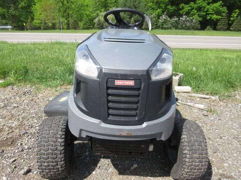 2012 MTD Craftsman LT1500 lawn tractor, 17.5 HP Briggs & Stratton