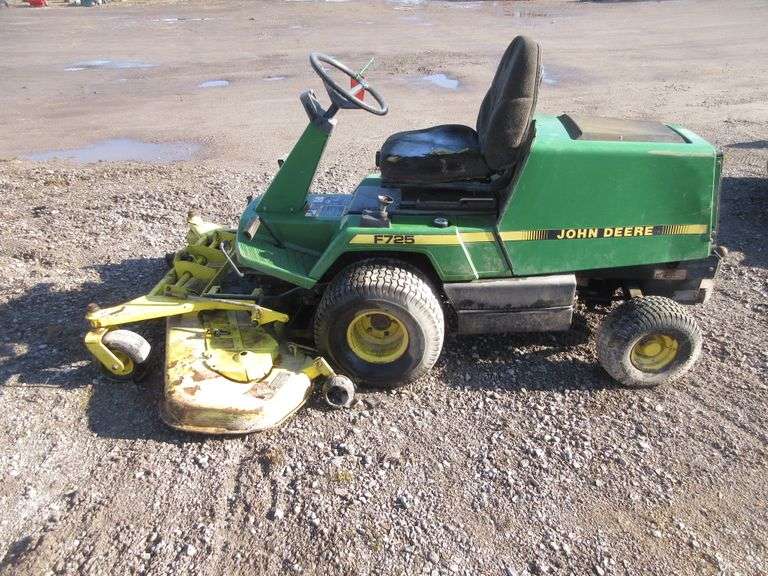John Deere F725 lawn mower, Kawasaki liquid cooled engine, 54" cut