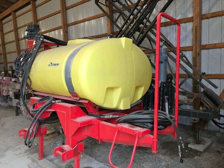 Demco 400Gallon 3Point Sprayer, 60' Hydraulic Fold Booms, Hydraulic