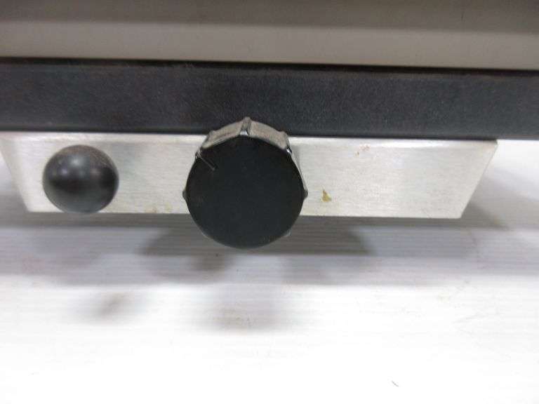 Older Kassoy analytical balance scale, model 120MG, two sliding glass