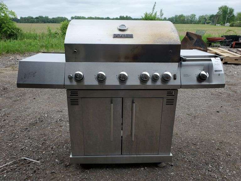 Master LP Gas stainless steel grill, four main burners
