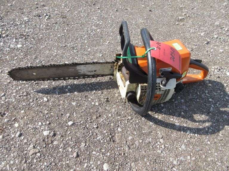 Stihl 021 chainsaw with a 15" bar, starts but not used in years