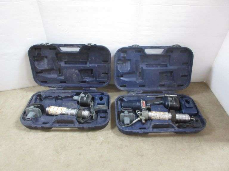 Lincoln grease gun, comes with two charges, two cases, four batteries