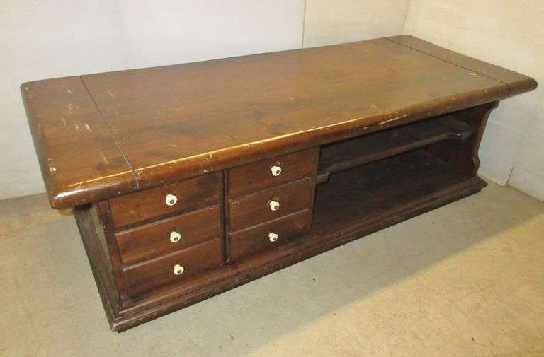 Media from the mid1900s, Ethan Allen manufacturer, and