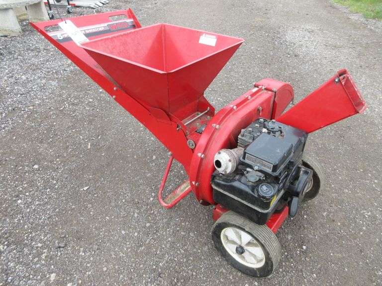 5 HP chipper/shredder, ran fall of 2021 Albrecht Auction Service