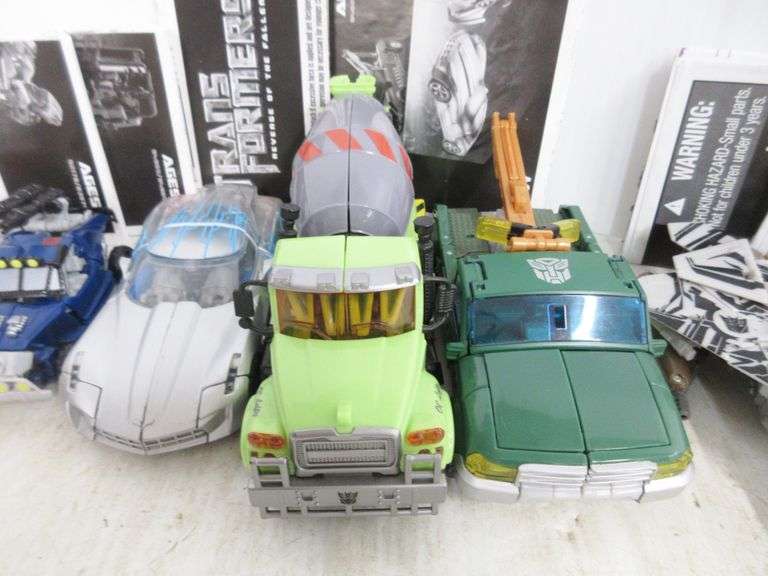 (7) Transformer Bayverse actions figures, includes Deluxe DOTM