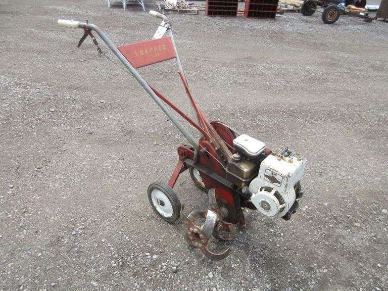 Old Snapper Tiller, unsure when last ran, 21", has good compression, as