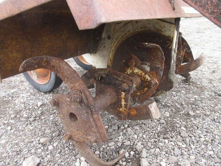 Craftsman 30" threepoint garden tractor rototiller engine has