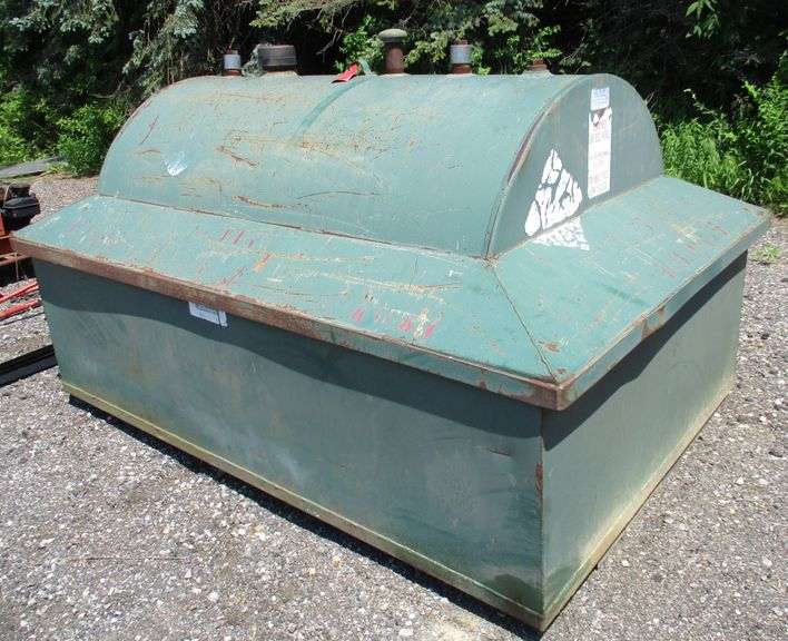 500Gallon fuel tank, clawson tank enclosure, 98"W x 64"D x 6'H, used